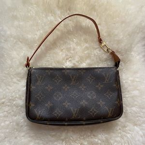 Authentic Louis Vuitton Pochette Accessories. Vintage. Excellent Condition.